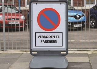 Advocate™ stoepbord postersdisplaybord voor anti-parkeren